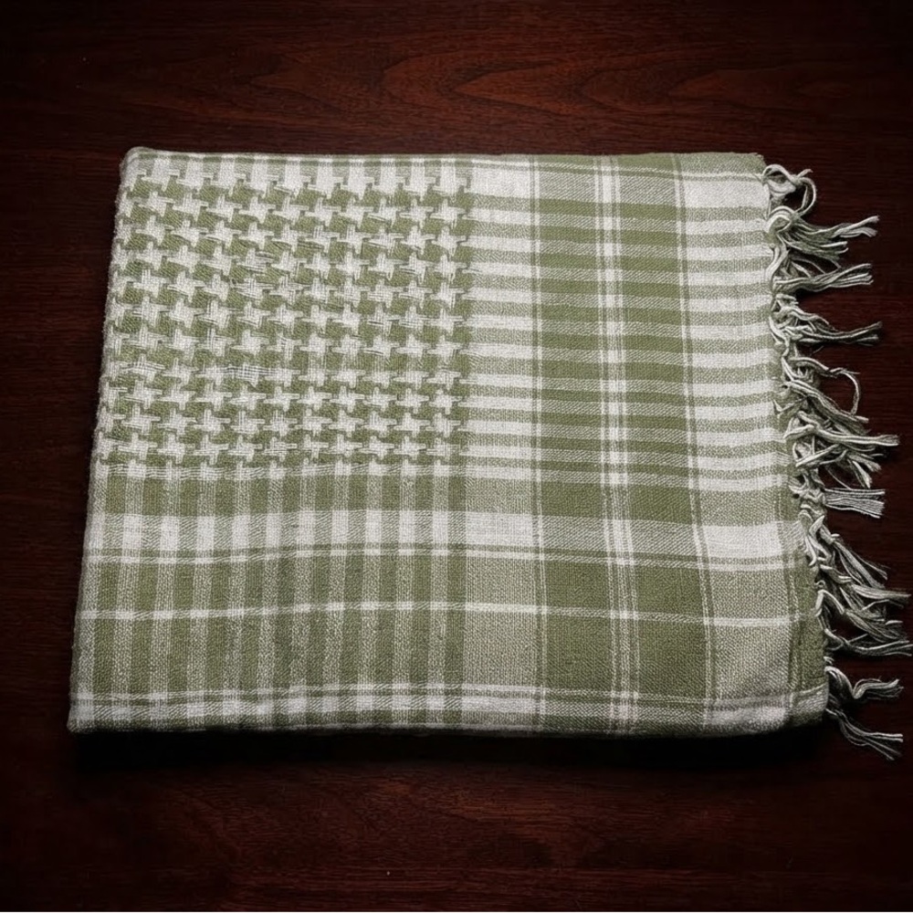 Green and White Shemagh
Keffiyeh Scarf